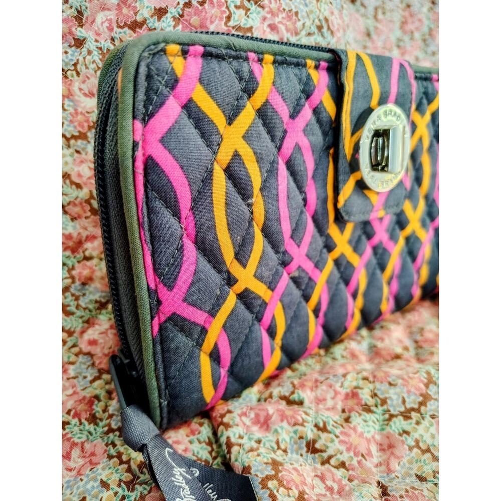 Vera Bradley Jazzy Swirls Turnlock Wallet NWT Pink Orange Gray MSRP $49 - Picture 3 of 12
